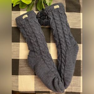 UGG Women’s PomPom Fleece Lined Crew Socks -smoke/pet free (new without tags)